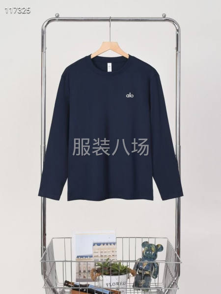 男士秋款圆领长袖打底衫-第3张图片
