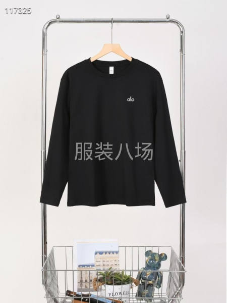 男士秋款圆领长袖打底衫-第1张图片
