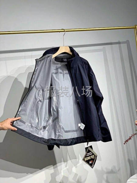 专业无缝服装压胶工厂-第9张图片