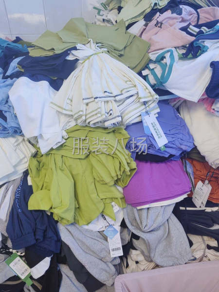 大量收购四季服装库存尾货-第6张图片