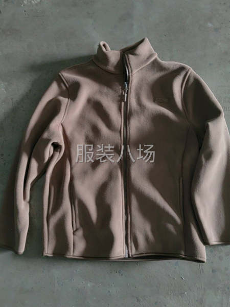 大量收购四季服装库存尾货-第3张图片