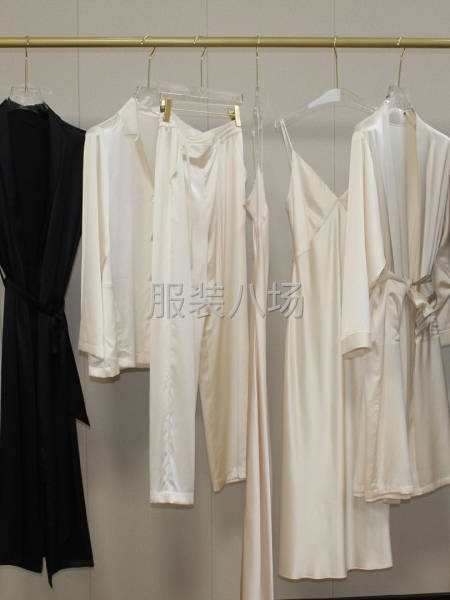 承接高端精品服装及高定服装加工-第1张图片