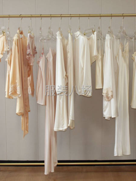 承接高端精品服装及高定服装加工-第2张图片