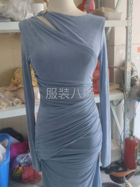 档次针织连衣裙-第1张图片