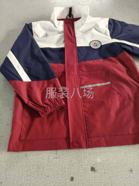 主做校服冲锋衣  可包工包料 。  工装外套清加工-第2张图片
