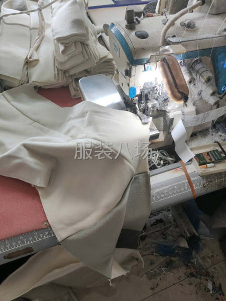 小作坊找摇粒内胆锁边一名平车装拉链一名，附近的可拿回家工序-第1张图片