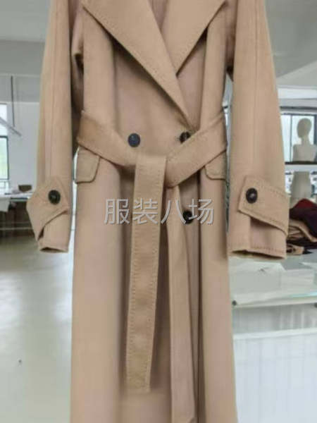 双面呢车位-第1张图片