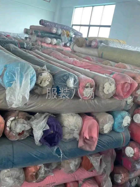 回收庫存：布料，服裝，拉鏈，縫紉線，松緊帶，羽絨，毛領(lǐng)，真絲-第1張圖片