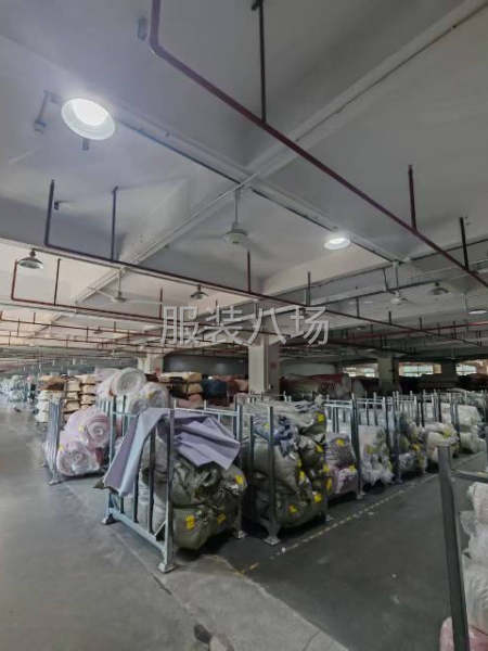 长期有裁片外发加工，年生产服装1000万，提前一个半季度做货-第1张图片