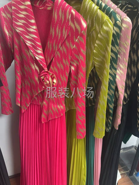 大量回收服装，库存尾货-第7张图片