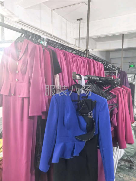 承接各類中高檔女裝時裝連衣裙褲子t恤加工-第2張圖片