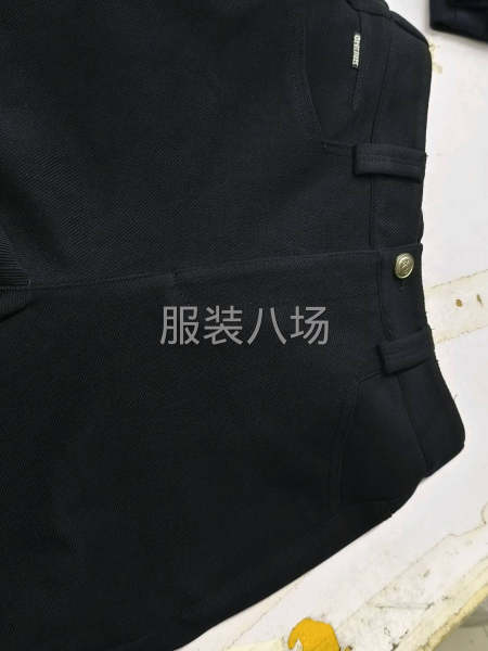 武汉佳海都市工业城，俊珲工业园，怡田服饰有限公司，一年四季时-第2张图片