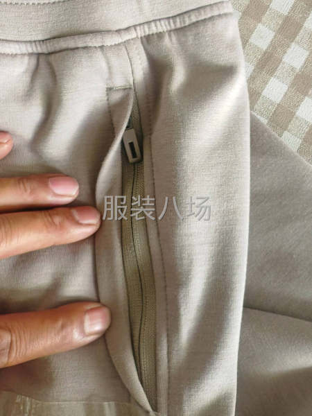 本厂加工针织服装，拉链衫 裤子 毛绒玩具等-第1张图片