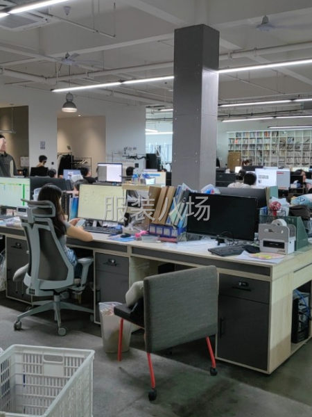 早8：30 晚8点，单休，周三晚上不加班。包吃，缴纳社保。-第2张图片