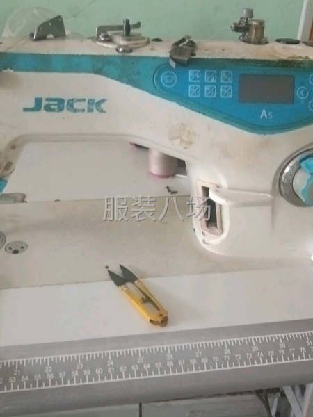 两个台坎车一台锁边机一台平机锅炉烫台-第4张图片