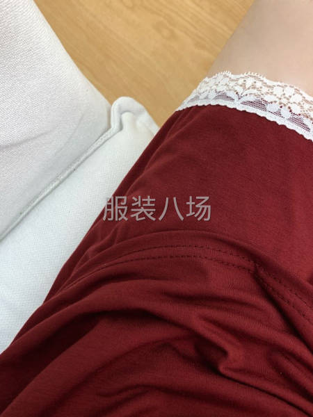酒红短袖睡衣拼色领口套装袖口脚口带花边设计-第2张图片