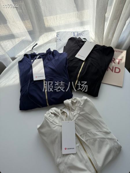露露女款高品质拉链连帽瑜伽服外套-第8张图片