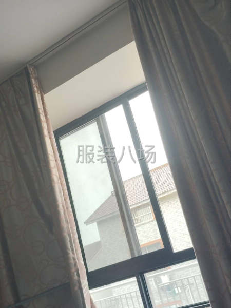 房间朝阳，大厅干活，楼上一间住，适合夫妻档服装加工-第1张图片