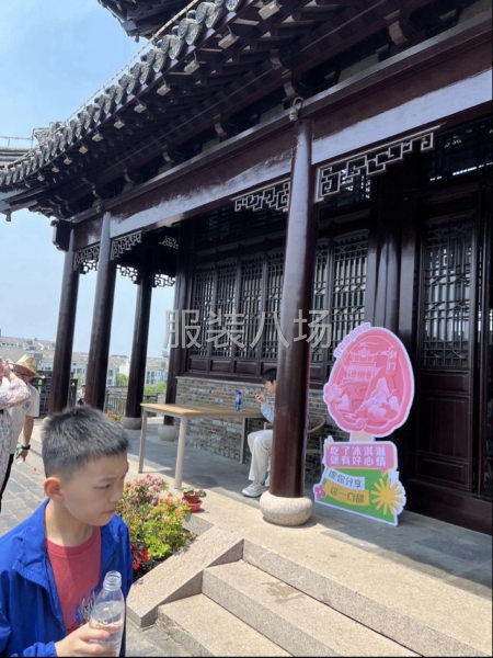 住房出租，二楼房间朝阳，马路边交通方便-第1张图片