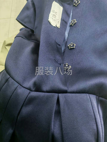 夫妻档接裁片加工。中上质量，有货外发的老板联系。-第1张图片
