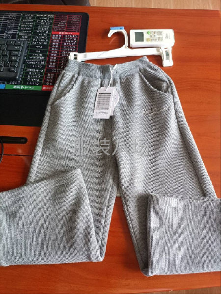 招聘服装平车，锁边工-第2张图片