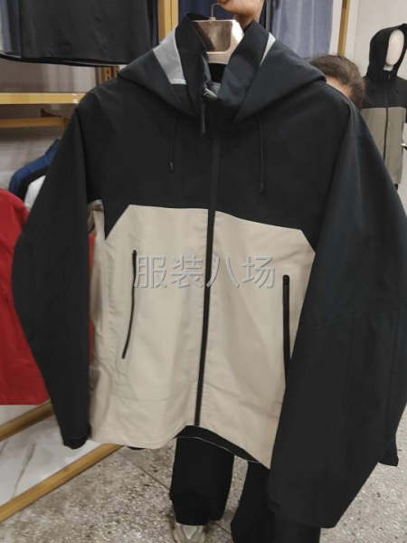 大型全品类服装工厂多条吊挂生产线，长期承接服装加工-第1张图片