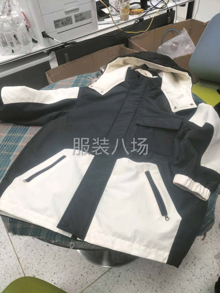 有几个小单羽绒服，冲锋衣外发，要有质量意识的-第1张图片