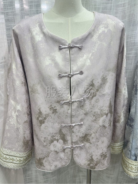 外套外发找夫妻档-第1张图片