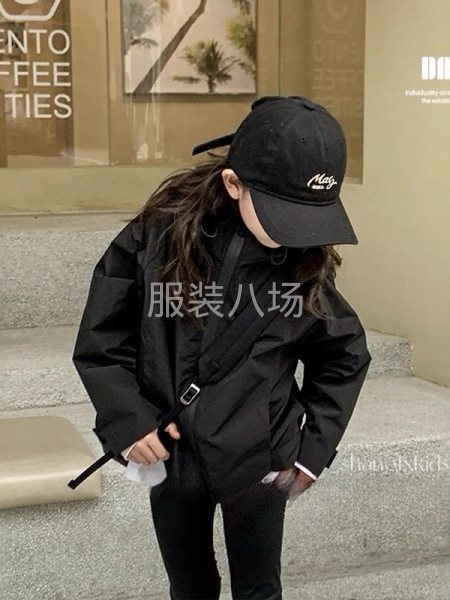 布叮哈嚕原單沖鋒衣，碼數90-160；齊色齊碼-第3張圖片