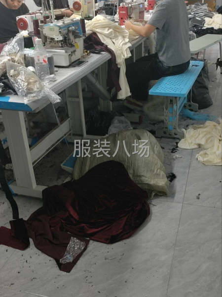 本厂招两对夫妻做整件，工资每个月五号发，做简单跑量款，另有简-第1张图片