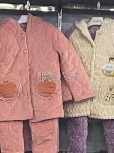 常年生產(chǎn)法蘭絨睡衣和運動服裝類產(chǎn)品-第3張圖片