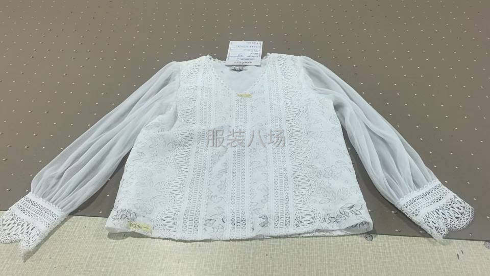 擅長連衣裙。上衣。-第1張圖片