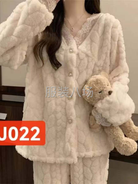 找做花边睡衣绒，袍套睡衣绒加工厂-第2张图片