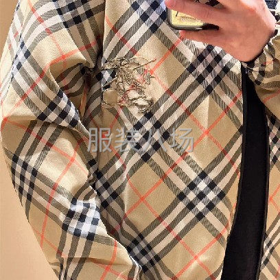 Burberry/巴宝莉 战马刺绣格纹连帽拉链外套-第8张图片
