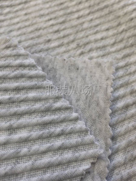 广志丰9315#斜纹提花375克棉涤斜纹提花面料凹凸有致纹理-第3张图片