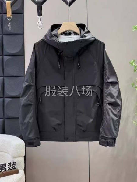 款式略有改动，后片整块，只有前门襟，没有立领只有连体帽子-第1张图片