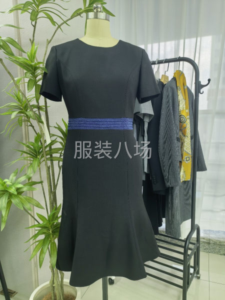 二三十年裁縫工齡，從裁剪到成衣都可以完成，擅長做梳織女裝-第1張圖片