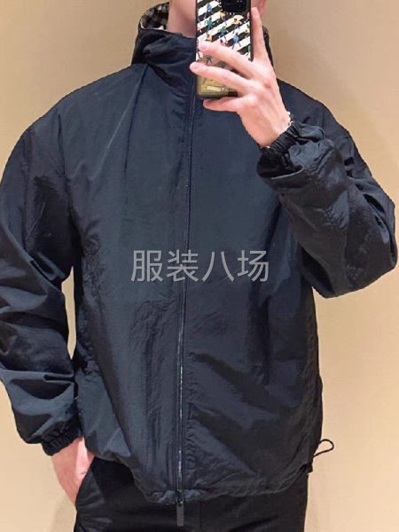 Burberry/巴宝莉 战马刺绣格纹连帽拉链外套-第2张图片