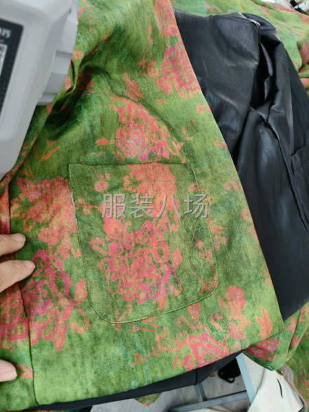 有贴袋外发，有衣服外发-第1张图片