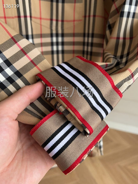 Burberry/巴宝莉 女款拼接织带衬衣领尖扣衣领  格-第5张图片