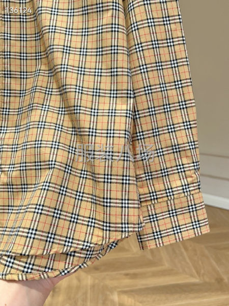 Burberry/巴宝莉 细小黄格纽扣尖领衬衫-第6张图片