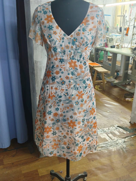 本廠常年生產各內：男裝、休閑裝、女裝、時裝、童裝、校服等-第2張圖片