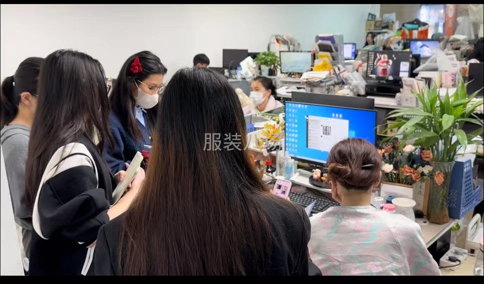 我们是广州一家大型的服装原创设计公司-第4张图片