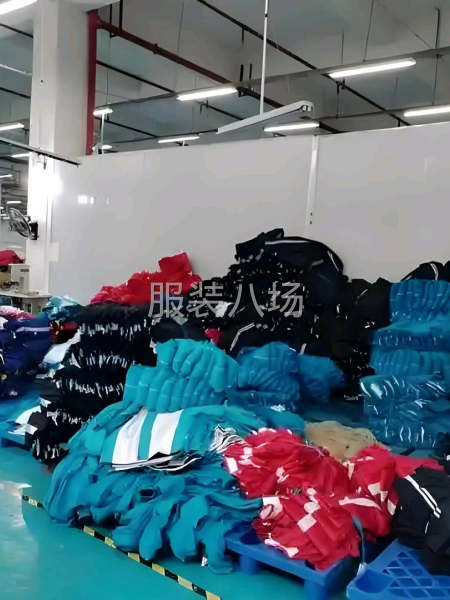 全年做校服-第2张图片
