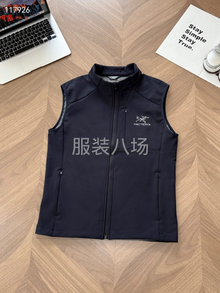 秋冬款薄绒户外背心上新 ARC'TERYX-第2张图片