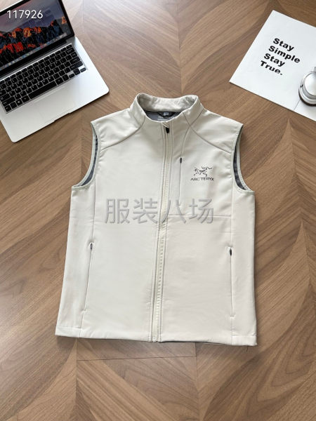 秋冬款薄绒户外背心上新 ARC'TERYX-第1张图片
