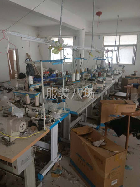 服装厂整厂转让：平车杰克A5E14台，锁边机杰克C4自动断线-第1张图片