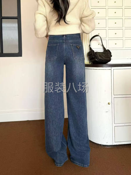 女款普拉達直筒牛仔褲-第3張圖片