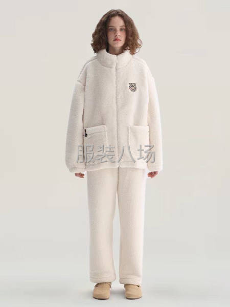 睡衣家居服，法兰绒睡衣，舒棉绒睡衣，裁剪外发-第1张图片