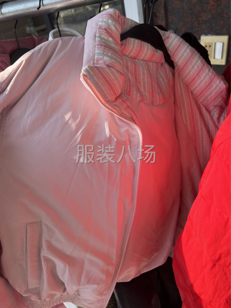 大量羽绒裤，裤子订单-第1张图片